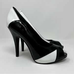 Nine West Black & White Peep Toe Heels Size 6.5